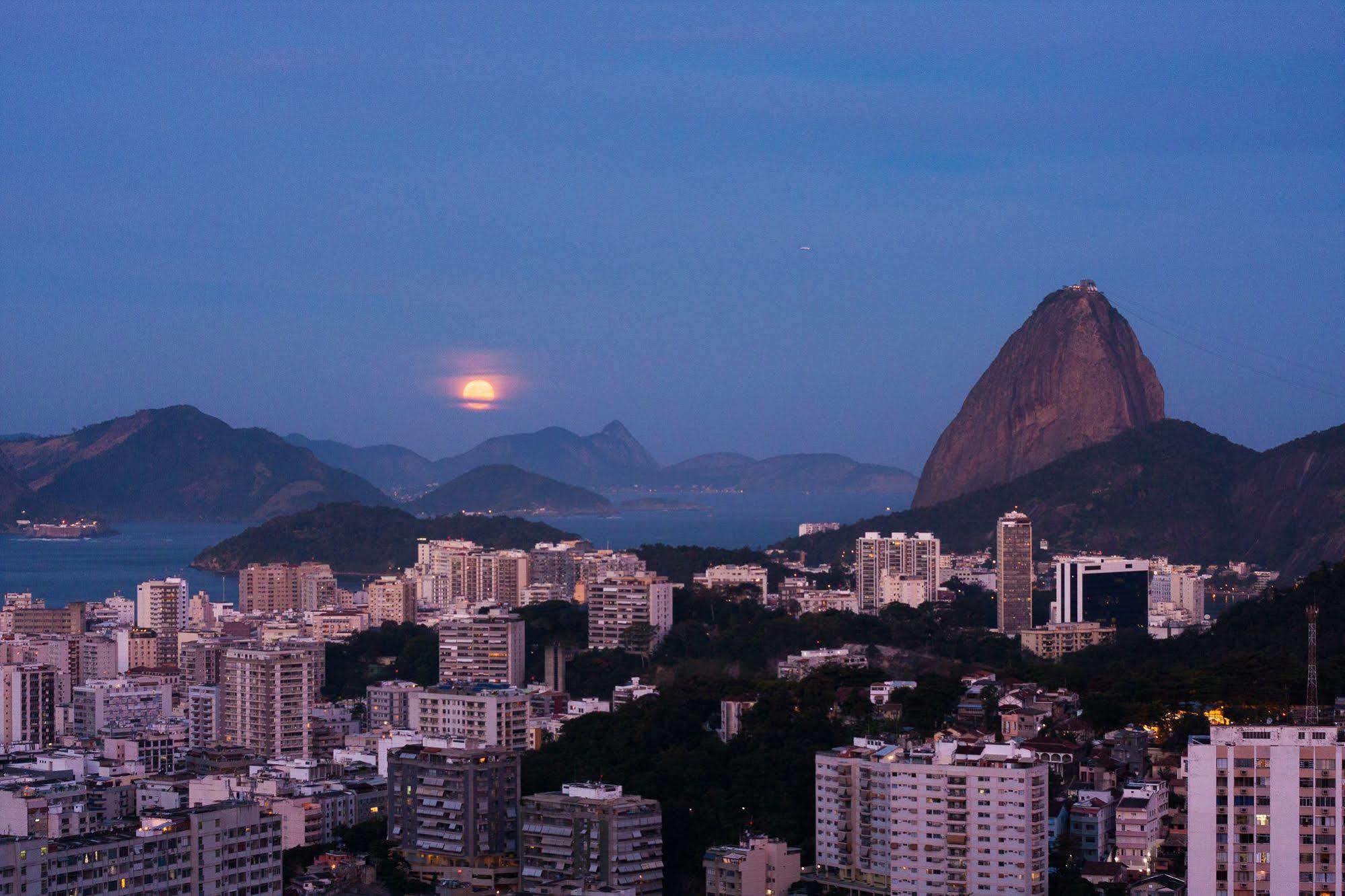 Casa Dois Irmaos Acomodação com café da manhã  2*